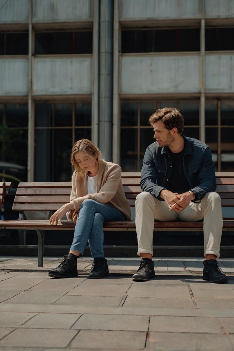 Saí de casa antes do divórcio: Isso configura abandono de lar?